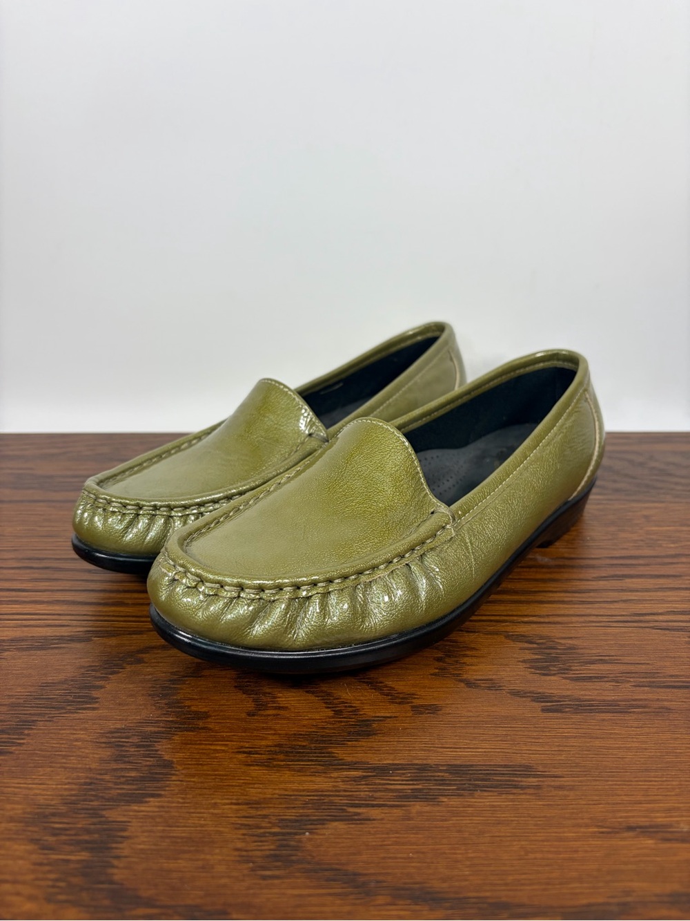 SAS Tripad Comfort Simplify Glossy Olive Green Slip-On Loafer Flats Women's 8.5